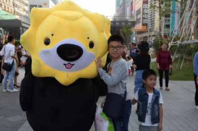 一票萌獅強(qiáng)勢霸街，沒想到這是蘇寧的“神操作”！