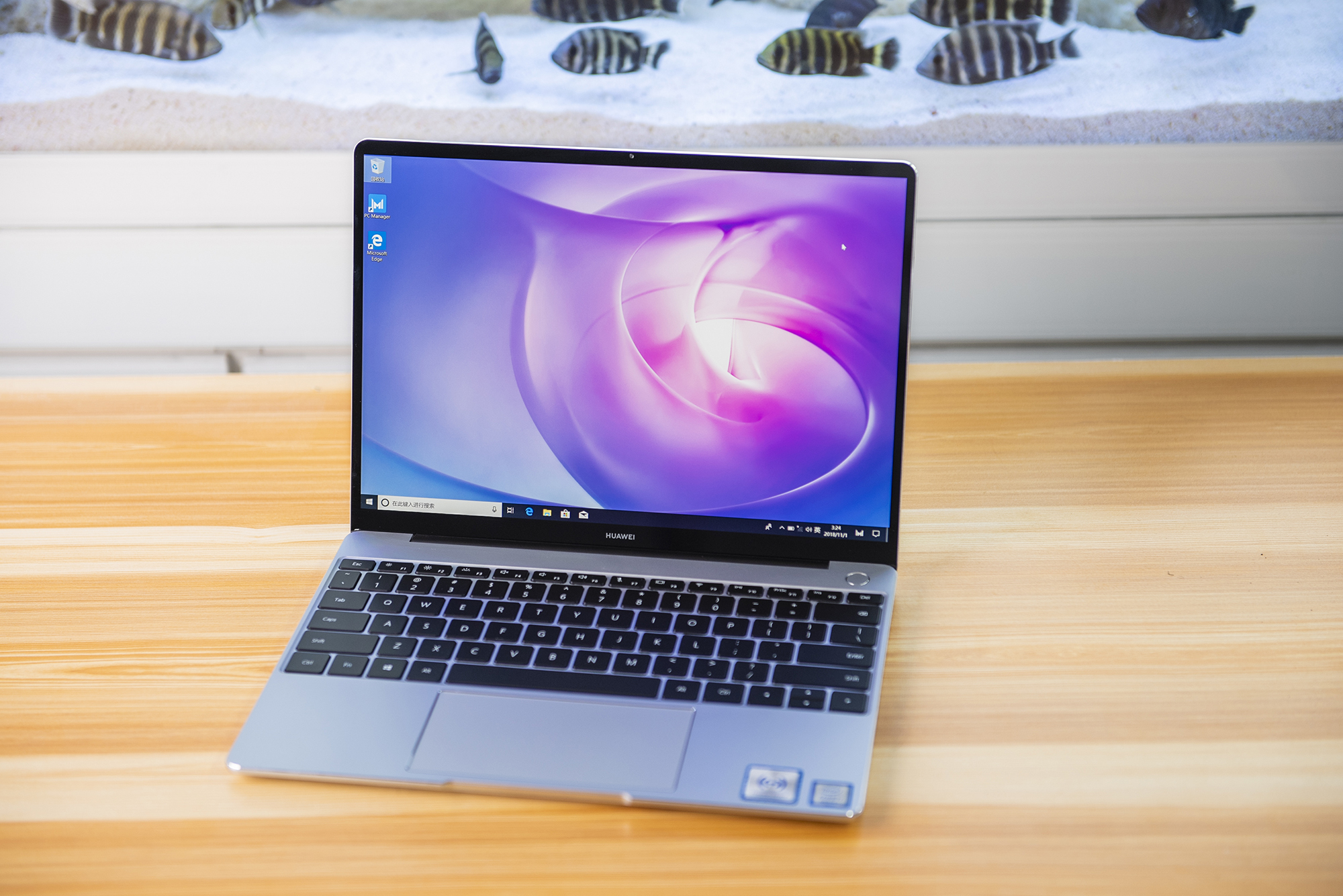 何需妥協(xié)MacBook Air？HUAWEI MateBook 13：您身邊的優(yōu)質(zhì)全面屏輕快本