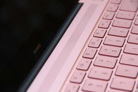 何需妥協(xié)MacBook Air？HUAWEI MateBook 13：您身邊的優(yōu)質(zhì)全面屏輕快本