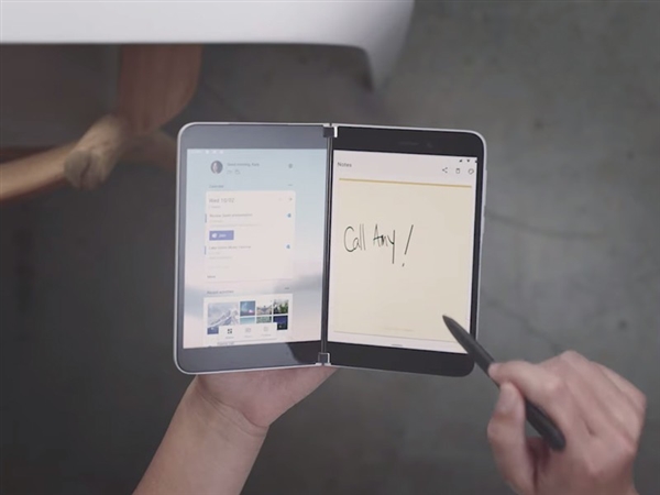 微軟重返手機市場！副總裁展示Surface Duo真機：無后置鏡頭