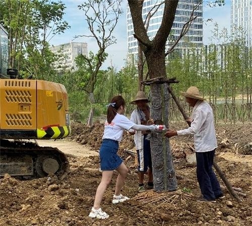 致敬最美勞動者—平安普惠安徽蕪湖分公司為戶外工作者送清涼物資