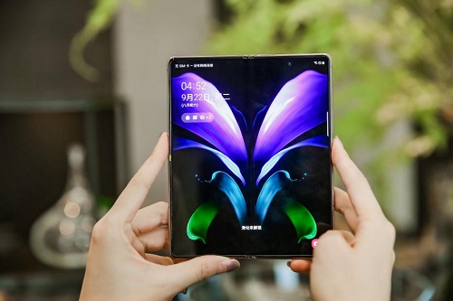 走進(jìn)折疊屏?xí)r代 遇見三星Galaxy Z Fold2 5G