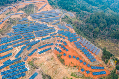 大功率，高精度！固德威100kW+大機(jī)全面助力山地光伏電站