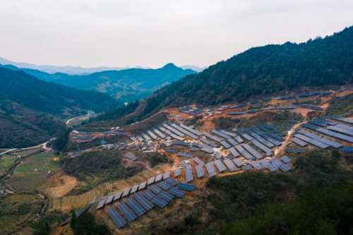 大功率，高精度！固德威100kW+大機(jī)全面助力山地光伏電站