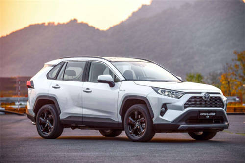 RAV4榮放雙擎版，擁有傲視同級(jí)的三種四驅(qū)系統(tǒng)