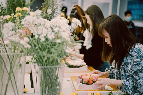 女神節(jié)榮耀禮盒，體驗店變花海玩出新“花樣”