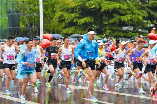 青島馬拉松領(lǐng)跑時代新賽道