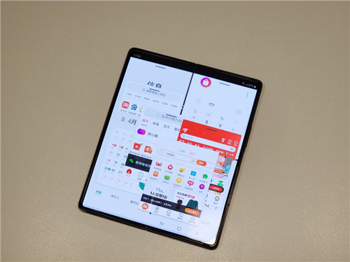 折疊屏多任務交互對比 三星Galaxy Z Fold2 5G勝在高效實用
