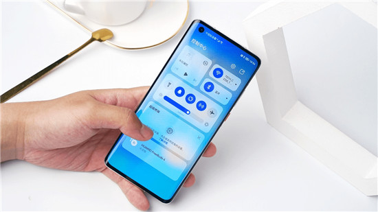 讓手指“懶”一點(diǎn) 探索HarmonyOS 2全新控制中心