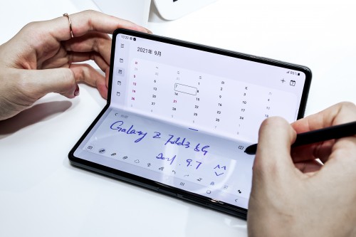 更成熟的折疊屏來了！三星Galaxy Z Fold3