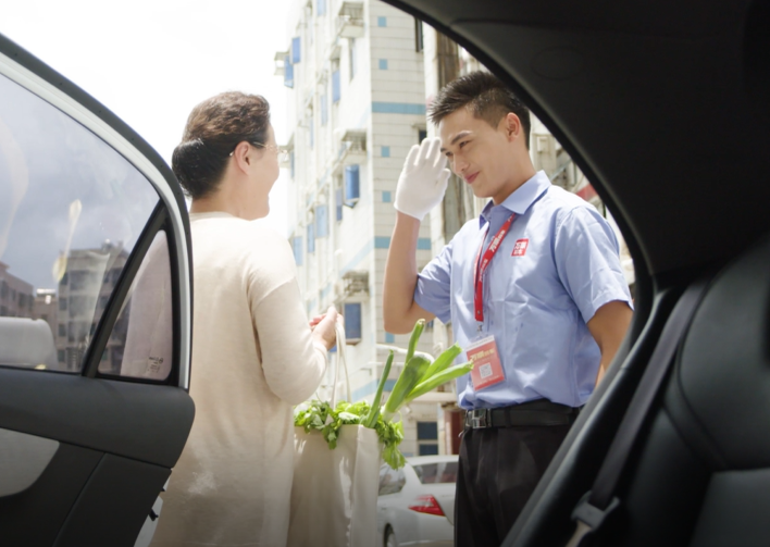 溫暖老人心，萬(wàn)順叫車(chē)用“科技”助老