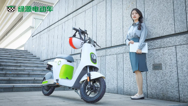 顏值高、跑得遠(yuǎn)，還智能！綠源液冷電動(dòng)車出游適配度MAX！