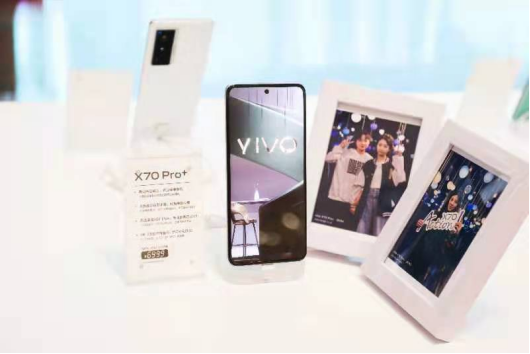 沈陽十一新景點，vivo X70系列首銷路演燃爆全場