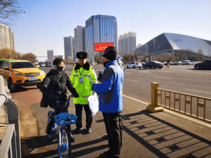 12月2日是第十個“全國交通安全日”，為了呼吁更多人提高交通安全意識，哈啰出行圍繞“守法規(guī)知禮讓、安全文明出行”的主題，與全國20多地交通管理部門開展形式多樣的交通安全宣傳活動。1064.jpg