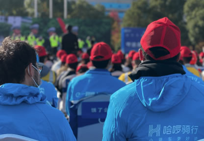 12月2日是第十個“全國交通安全日”，為了呼吁更多人提高交通安全意識，哈啰出行圍繞“守法規(guī)知禮讓、安全文明出行”的主題，與全國20多地交通管理部門開展形式多樣的交通安全宣傳活動。1399.jpg