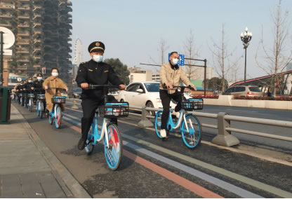 12月2日是第十個“全國交通安全日”，為了呼吁更多人提高交通安全意識，哈啰出行圍繞“守法規(guī)知禮讓、安全文明出行”的主題，與全國20多地交通管理部門開展形式多樣的交通安全宣傳活動。897.jpg