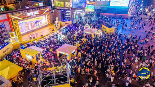 “零食經濟”當?shù)?，零食很忙門店破1000家，狂歡現(xiàn)場人氣圈粉