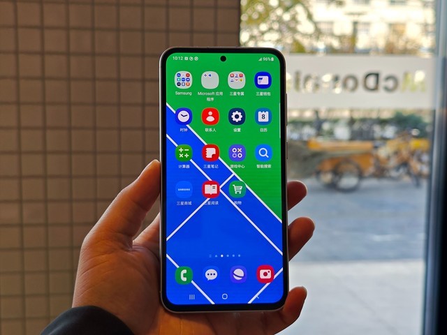 三星Galaxy S23 FE上手 外觀經(jīng)典再次升級(jí)