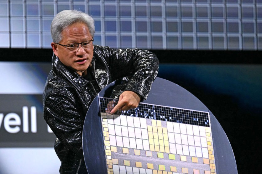 ces-2025-nvidia-surprises-fans-robot-new-rtx-50.jpg