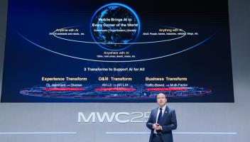 MWC25觀察：移動(dòng)產(chǎn)業(yè)迎“三變”，華為AI-Centric 5.5G獻(xiàn)“三策”