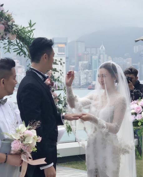 江若琳結(jié)婚，DR鉆戒見證美好愛情