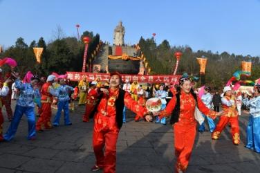 我有幸現(xiàn)場(chǎng)參與張仲景誕辰日盛典，祭拜醫(yī)圣祈福健康！