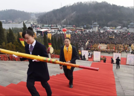 我有幸現(xiàn)場(chǎng)參與張仲景誕辰日盛典，祭拜醫(yī)圣祈福健康！