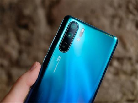 英國頂尖科技媒體Stuff測評華為P30 Pro，打出5星滿分！