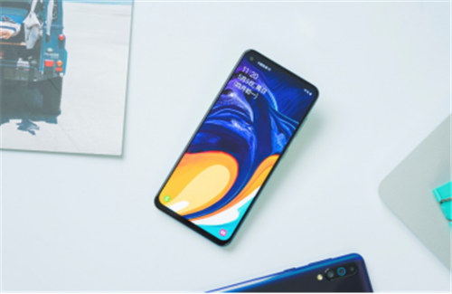 Galaxy A60元?dú)獍嬗卸鄤澦?？用戶好評(píng)不斷