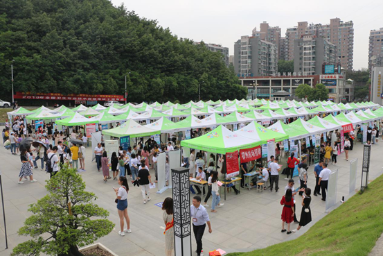 十堰漢江師范學(xué)院校園招聘會啟動 京東云攜入園企業(yè)招選優(yōu)質(zhì)電商人才