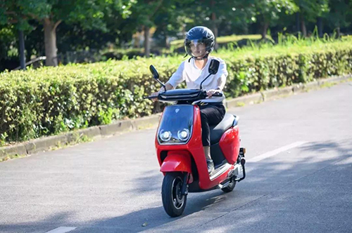 和立馬電動(dòng)車圈圈一起，成為整條街上最靚的仔