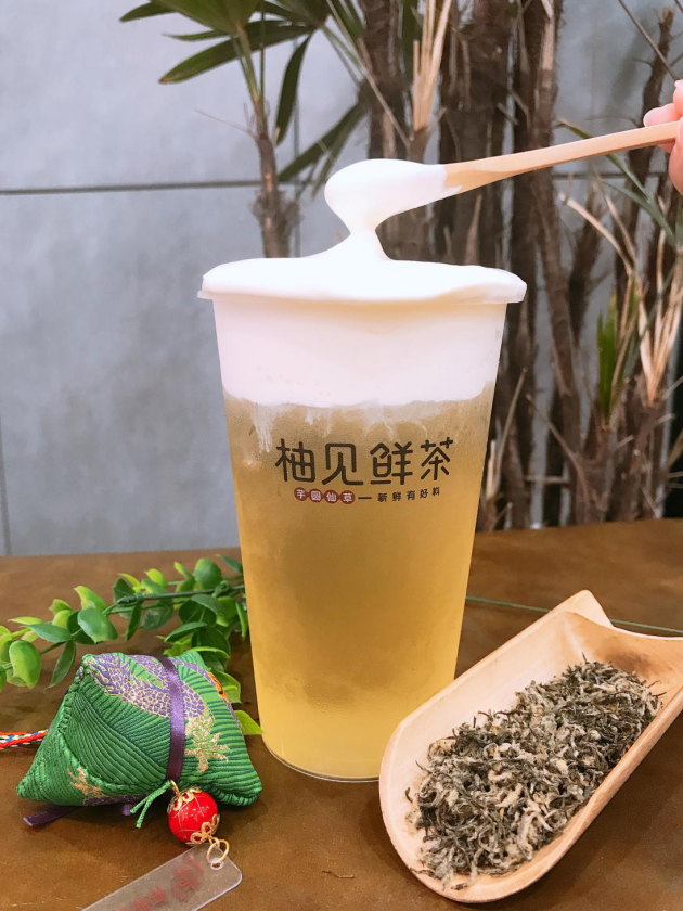 當(dāng)代社會(huì)年輕人續(xù)命小甜水 柚見鮮茶新品即將載譽(yù)而來