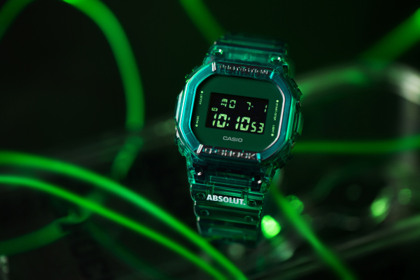 潮流入喉！G-SHOCK X ABSOLUT絕對(duì)伏特加聯(lián)名款破界來襲