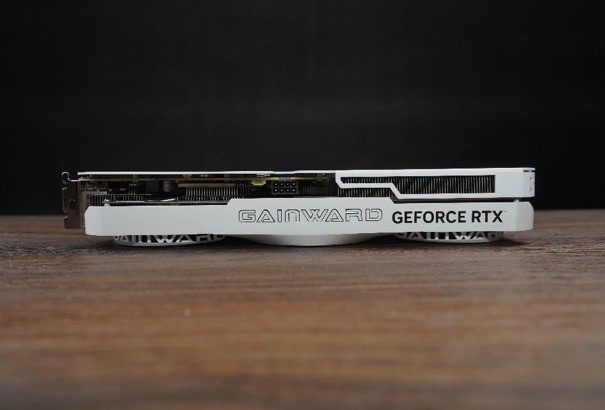 耕升 RTX 4060 Ti 星極皓月OC,DLSS 3助力1080P光追極致體驗