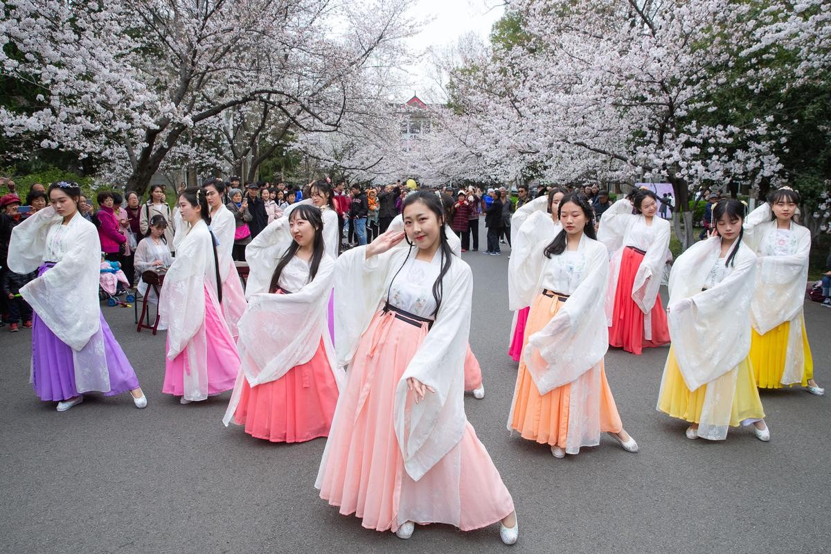 關(guān)彥斌：要繼承中國傳統(tǒng)文化優(yōu)秀部分，讓其深入年輕群體